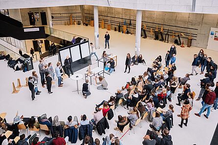 Bild: Eine Lehrveranstaltung an der HafenCity Universität