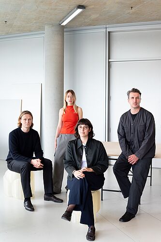 Gruppenbild der Professur von Alessandro Gess mit Giulia Biondi, Antonia Lembcke und Felix Schuschan